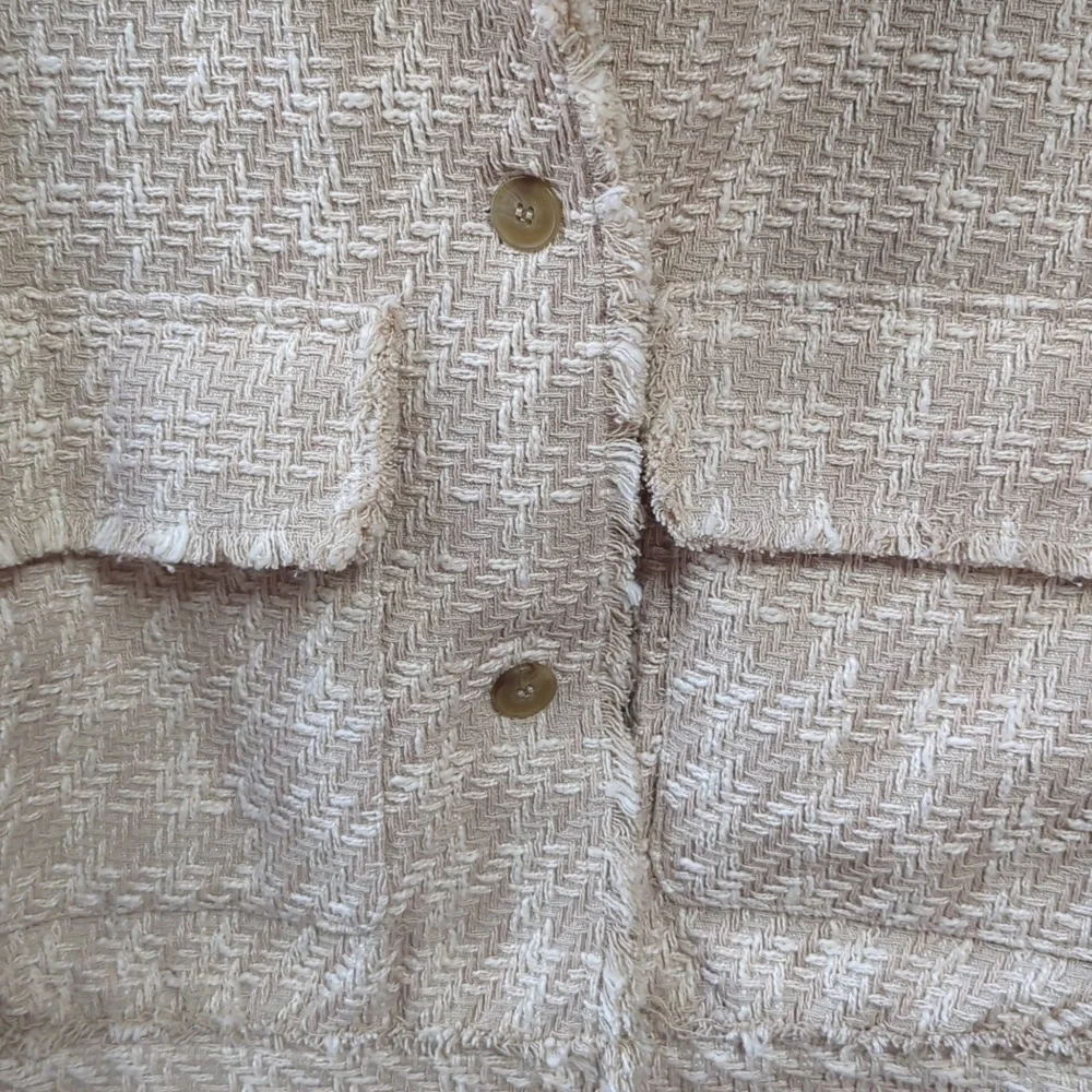 H&M, beige Tweed short jacket/blazer. Size Medium
